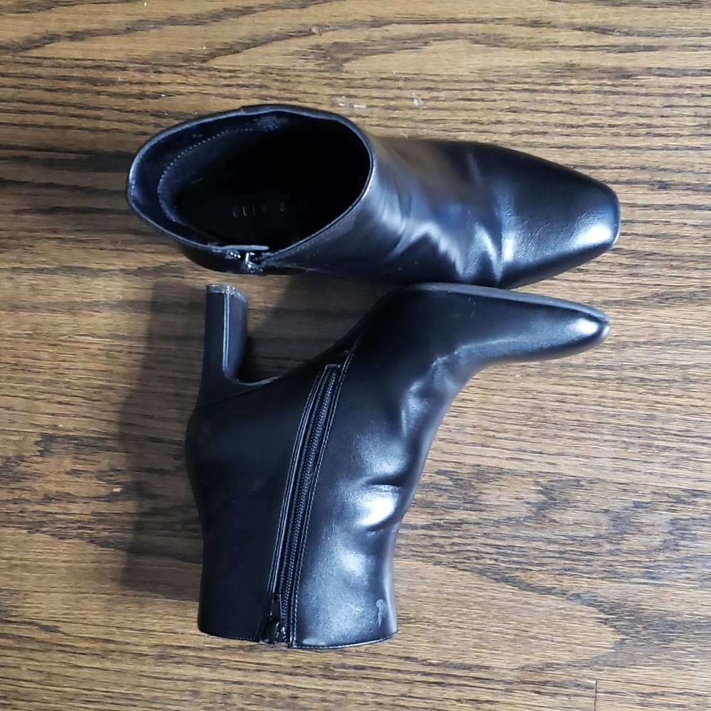 Kelly & Katie Black Heeled Zip Booties